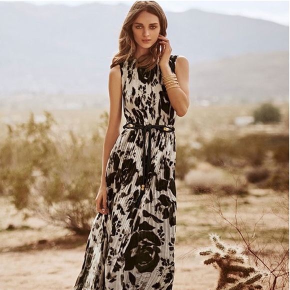 St. John Dresses & Skirts - NEW ✨ St.John Pleated Floral Maxi Dress 14